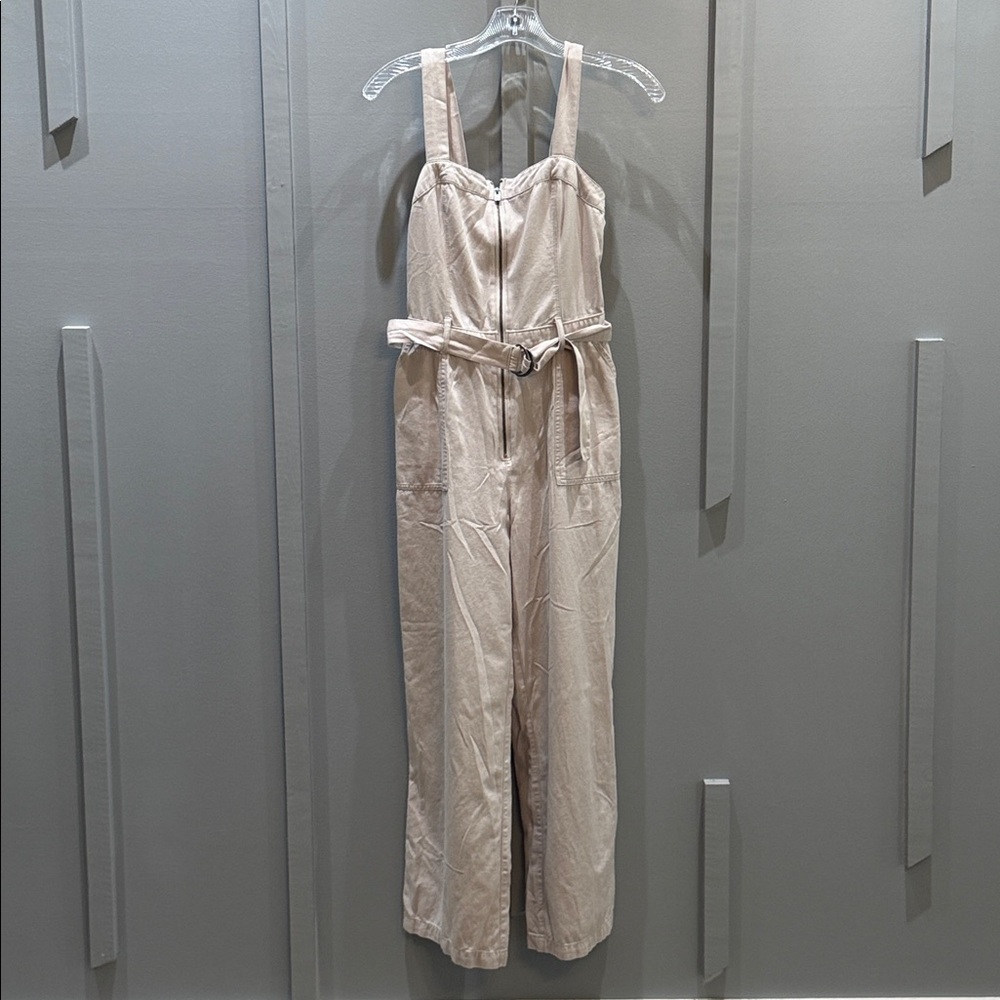 HOLLISTER BEIGE ONE PIECE JUMPER
